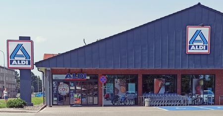 Klapki za 19,99 zł w Aldi. Tylko w środę