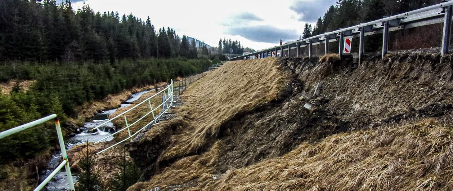 Osuwisko na drodze ekspresowej S1