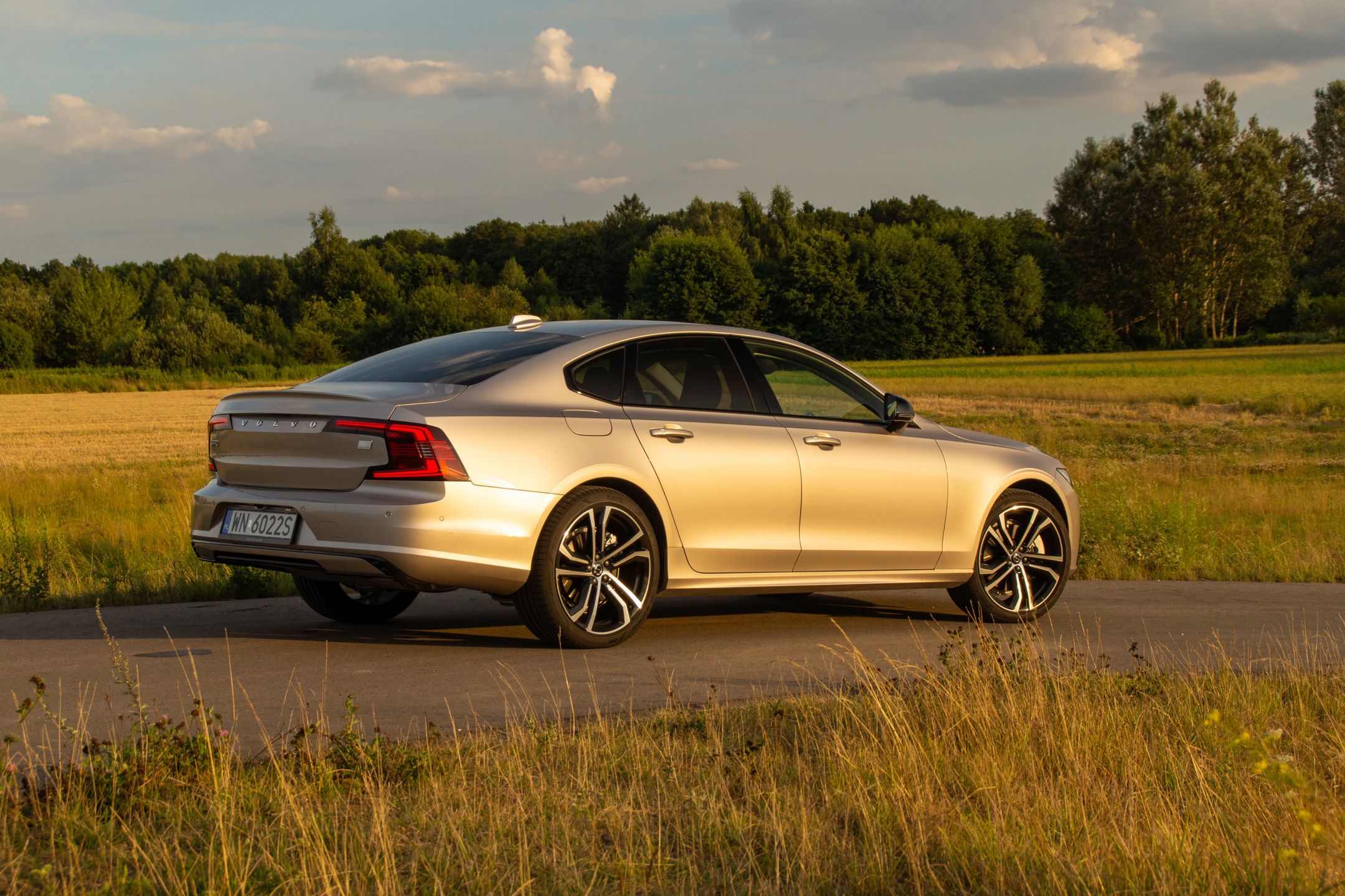 Volvo S90 T8