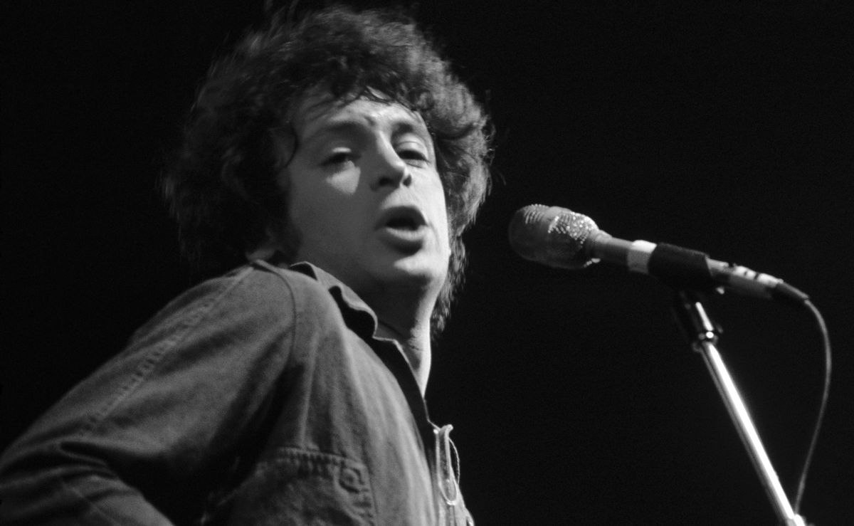 Eric Carmen miał 74 lata. Na zdjęciu w trakcie koncertu The Raspberries w Atlancie, w stanie Georgia w 1975 roku
