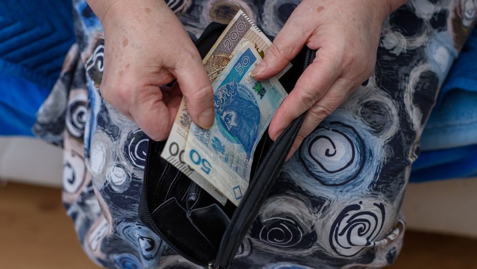 Część seniorów otrzyma potrójną emeryturę w marcu
