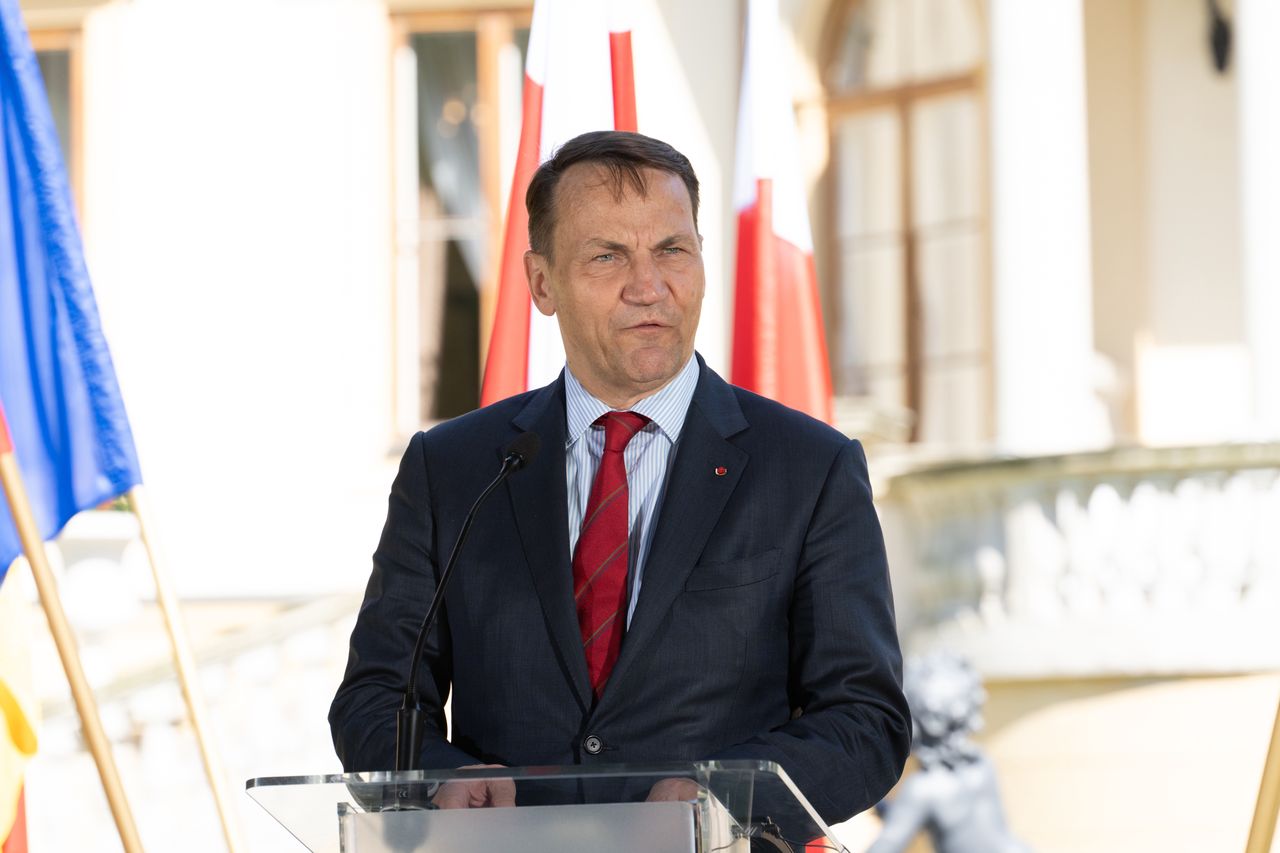 Sikorski dementuje. "Nie chcę posady za granicą"