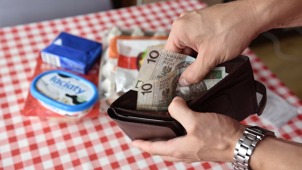 Przeciętna płaca w Polsce może wynieść 10 tys. zł brutto już w 2030 r., jeśli tempo wzrostu wynagrodzeń z ostatnich 5 lat się utrzyma 