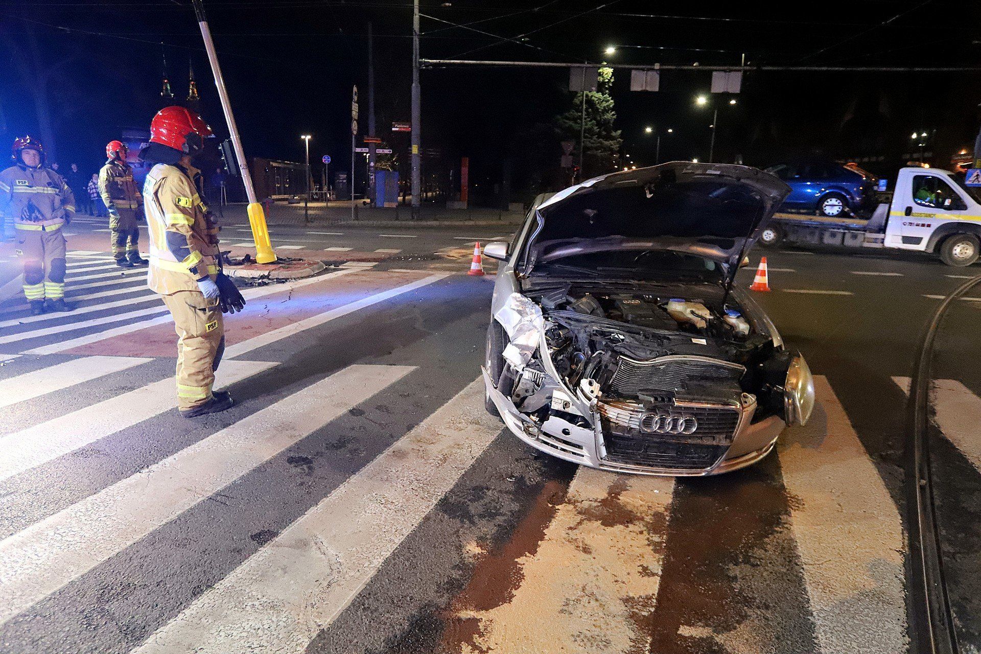 Wypadek z udziałem dwóch samochodów osobowych i rowerzysty pod Halą Targową 6.11.2025