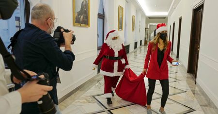 Sejm. Wicemarszałek jako święty Mikołaj