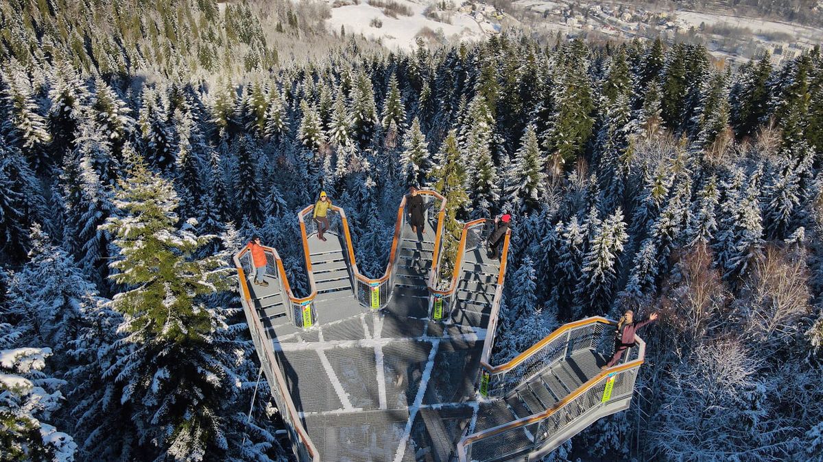 Z wieży widokowej zobaczymy Beskidy jak na dłoni