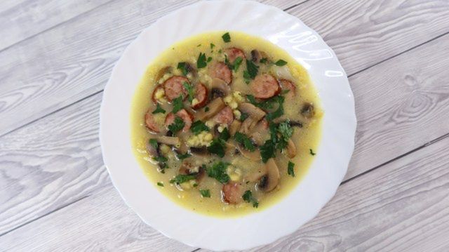 Zupa pieczarkowa z kiełbasą