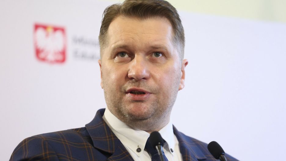 Feminizm i gender równe nazizmowi? Taką wiedzę minister Czarnek chce przekazywać uczniom 