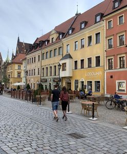 Luzowanie obostrzeń. Tłumy na wrocławskim Rynku. Klienci zachwyceni otwarciem gastronomii