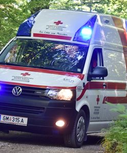 Wózek runął ze zbocza w Alpach. Mama puściła je podczas wędrówki