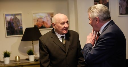 Najstarszy maturzysta w Polsce nie zdał egzaminu. "Ja już odpuszczę"