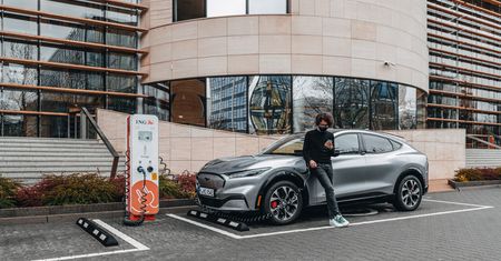 Pierwsza jazda: Ford Mustang Mach-E to nie tesla-killer. To auto dla tych z drugiego obozu