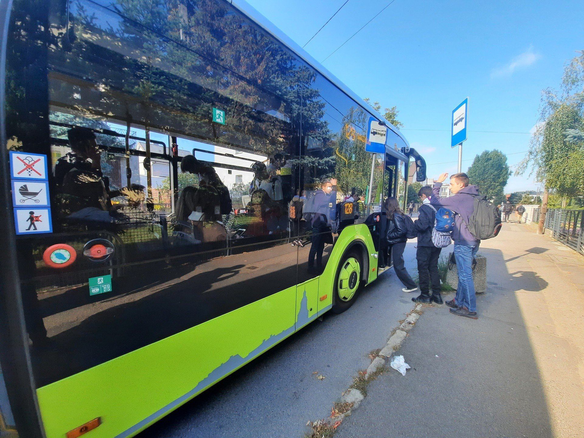 Zmiany wchodzą w życie w związku z rozpoczęciem roku szkolnego.