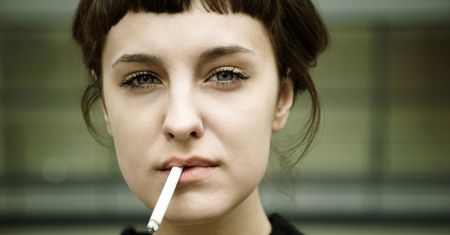 Jak zmienia się skóra palacza pod wpływem papierosów?
