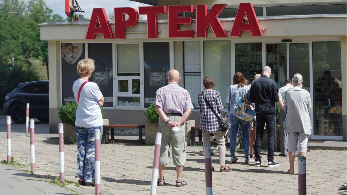 Bezpłatne leki dla dzieci i osób po 65. roku życia. System ma luki