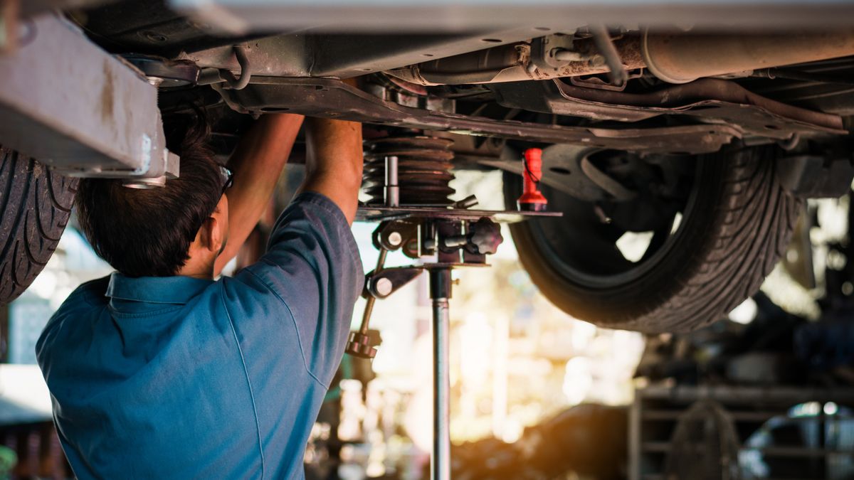 warsztat, naprawa samochodu, mechanik