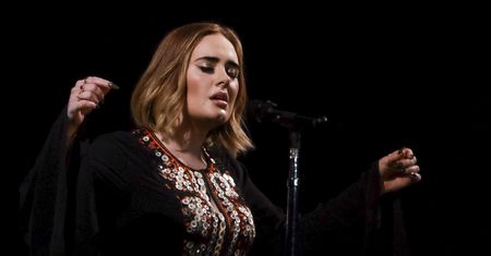 Adele wspomina stare czasy. Założyła sukienkę z 2016 roku!