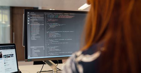 Przyszłość pracy: jak nowe technologie wpłyną na nasze miejsca pracy i jak się do tego przygotować