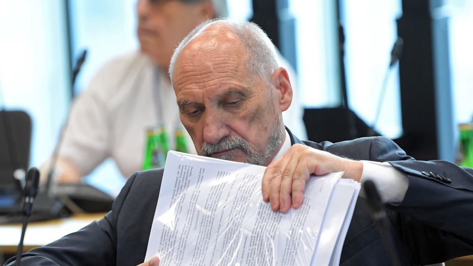 Antoni Macierewicz w amerykańskiej TV o katastrofie smoleńskiej. "Polaków okłamywano"