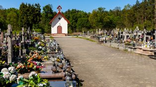 Rodzina walczy o miejsce w grobie. "Ksiądz przekazał, że ojca tam nie pochowam"