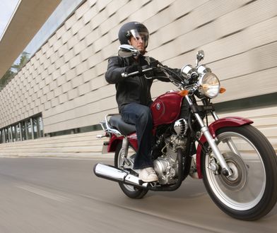 5 informacji, jak obsługiwać motocykl 125 cm3. Szybki poradnik na start