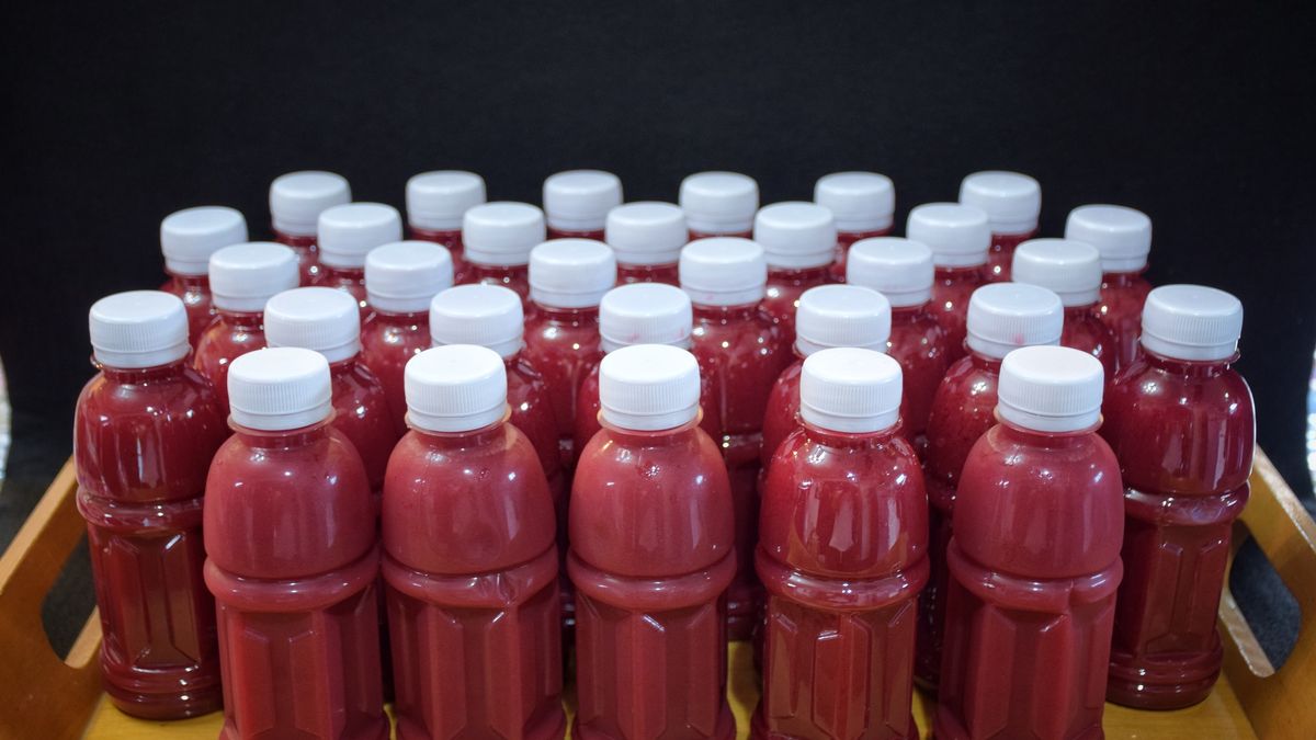 Close-Up Of Drinks In Bottles Against Black Background
Kerik Thwi Yokh / EyeEm
