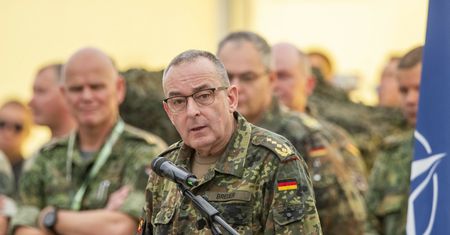 "Rosja kieruje swoją armię na Zachód". Niemiecki generał alarmuje