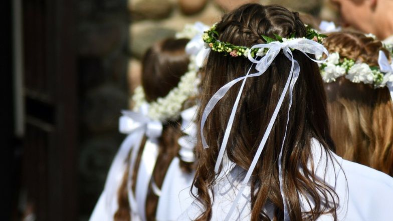 Stylistka Ewa Rubasińska-Ianiro rusza na krucjatę i walczy ze "strojnością" podczas pierwszej komunii. Naiwna?