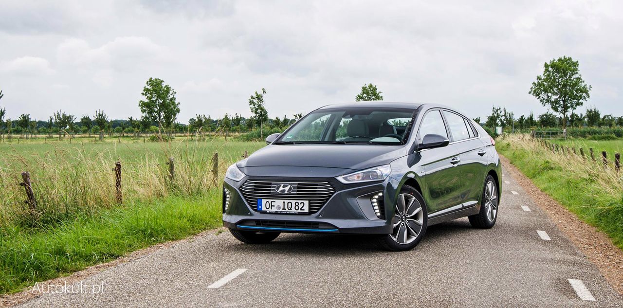 Hyundai Ioniq hybrid i electric gonią japońską konkurencję