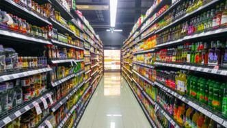 Epidemia na sklepowych półkach. Kto gra fair wobec wszystkich klientów