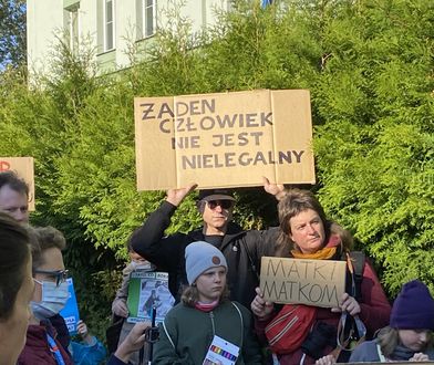 Oblężenie Straży Granicznej. Los dzieci z Michałowa wstrząsnął warszawiakami