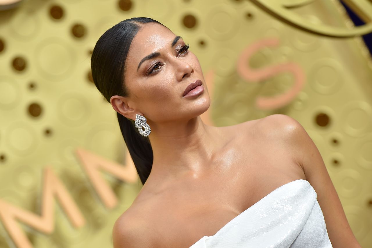 Zmysłowa Nicole Scherzinger pozuje nad oceanem. Co za figura!