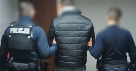 Pościg za oszustami. Jeden z nich podawał się za policjanta z Niemiec