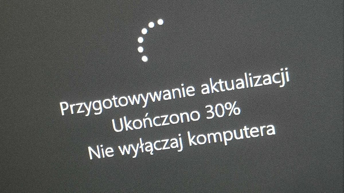 Windows 10 został zaktualizowany w tle, fot. Oskar Ziomek