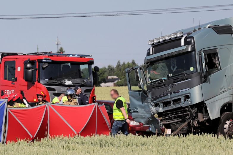 Elżbietów. Nie żyje 3 dzieci. Kierująca skodą nie ustąpiła ...