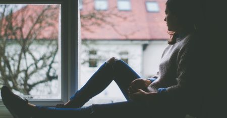 Pierścionek zaręczynowy. Kiedy Klaudia usłyszała, skąd pochodzi jej błyskotka, wpadła w złość