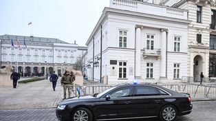 Gest Zełenskiego w centrum Warszawy. Nagle zatrzymał swoją kolumnę