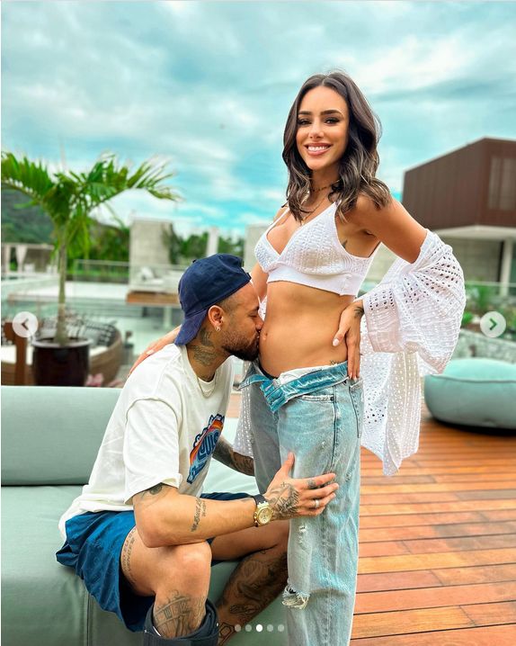 Neymar pojawił się na gali z ciężarną ukochaną u boku
