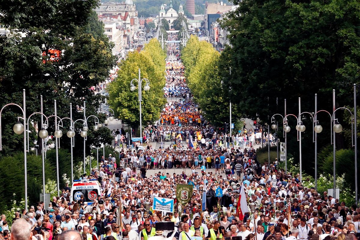 Pielgrzymka na Jasną Górę. Wierni przybywają do Częstochowy