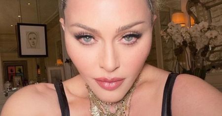 62-letnia Madonna prezentuje internautom DORODNE PIERSI. Wygląda jak własna córka? (ZDJĘCIA)