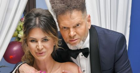 Żona Rutkowskiego pręży się w bikini. Tak wypoczywa w swojej willi