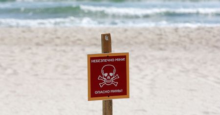 Tragedia na plaży. Plażowicze wysadzili się na rosyjskiej minie