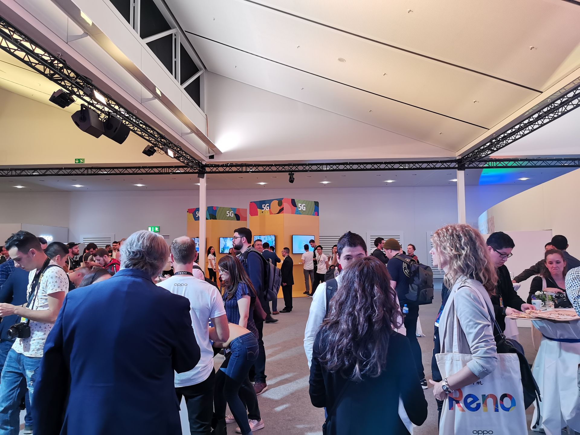 Renowacja wygląda na udaną. OPPO Reno: pierwsze wrażenia i zdjęcia z aparatu 8