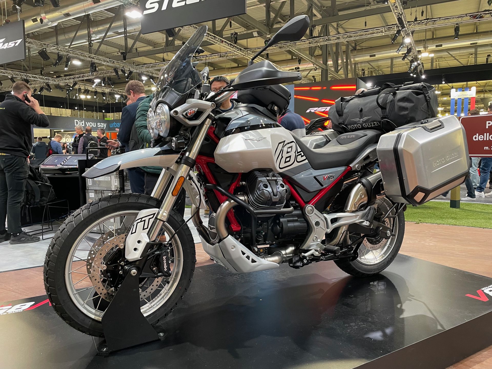 Moto Guzzi V85 TT Travel