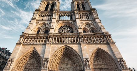Notre Dame znów otwarte. Nawet 30 tys. odwiedzających dziennie