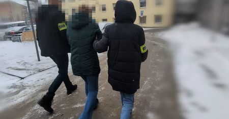 CBZC rozbiło grupę internetowych oszustów. Wysyłali sól i mąkę