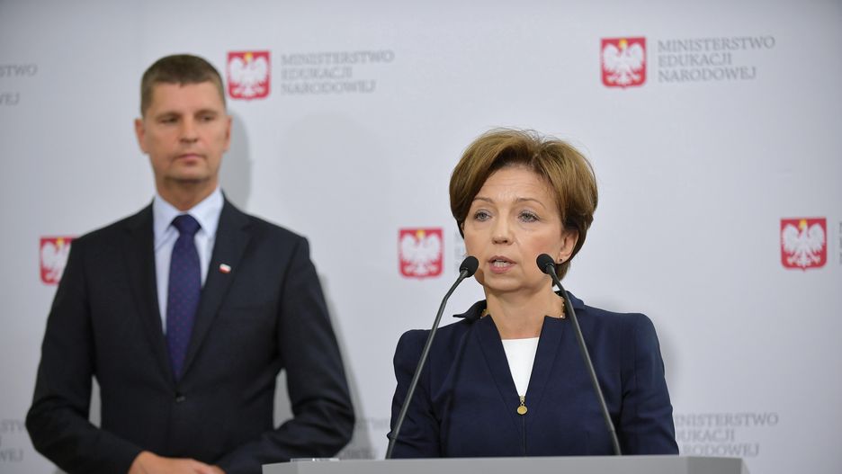 Dodatkowy zasiłek opiekuńczy. Marlena Maląg i Dariusz Piontkowski podczas konferencji prasowej