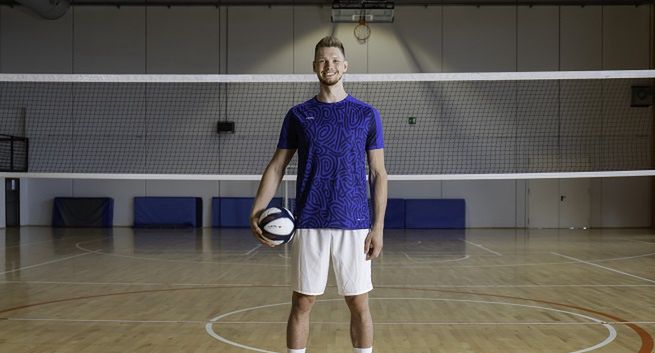 Siatkarz Jakub Kochanowski ambasadorem Decathlon