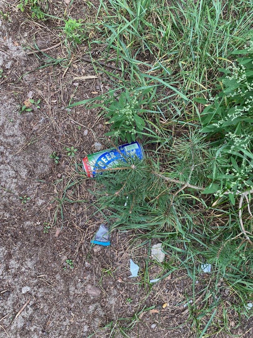 Turyści pozostawili po sobie masę śmieci