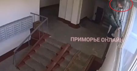 Sceny jak w filmie. Tak Rosjanie szukają poborowych